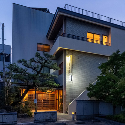 Exterior of RYOUTEI HONDA and GUEST HOUSE SHIHOUKAN
